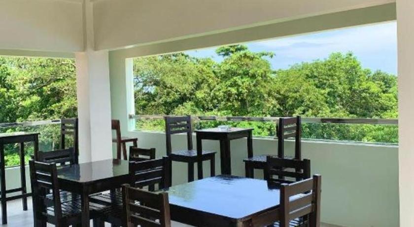 Jm Backpackers Hometel Guimaras Exterior photo